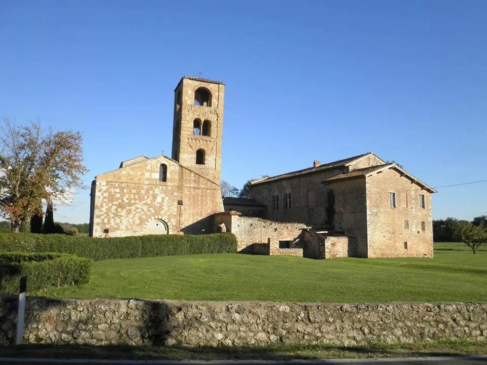 Gasthaus Casale Il Colombaio Di Toiano Valli Exterior foto